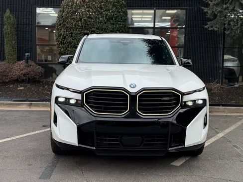 Used 2023 BMW XM image 3