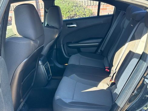 Used 2016 Dodge Charger SXT image 7