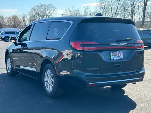 New 2026 Chrysler Pacifica Select image 5