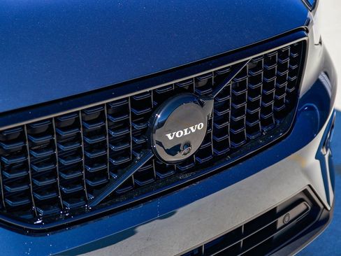 New 2026 Volvo XC40 B5 Ultra w/ Climate Package AWD/4WD image 11