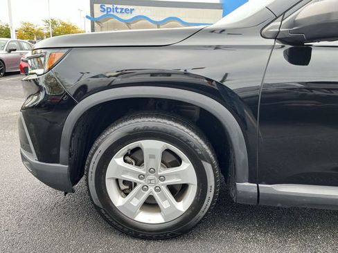 Used 2023 Honda Pilot LX image 20