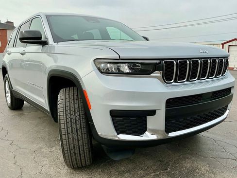 Used 2025 Jeep Grand Cherokee L Laredo image 2