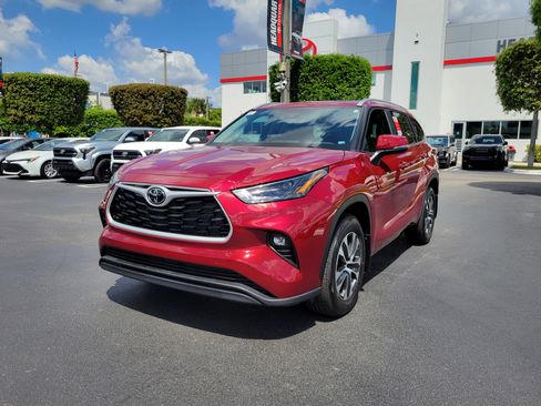 Used 2026 Toyota Highlander XLE image 5