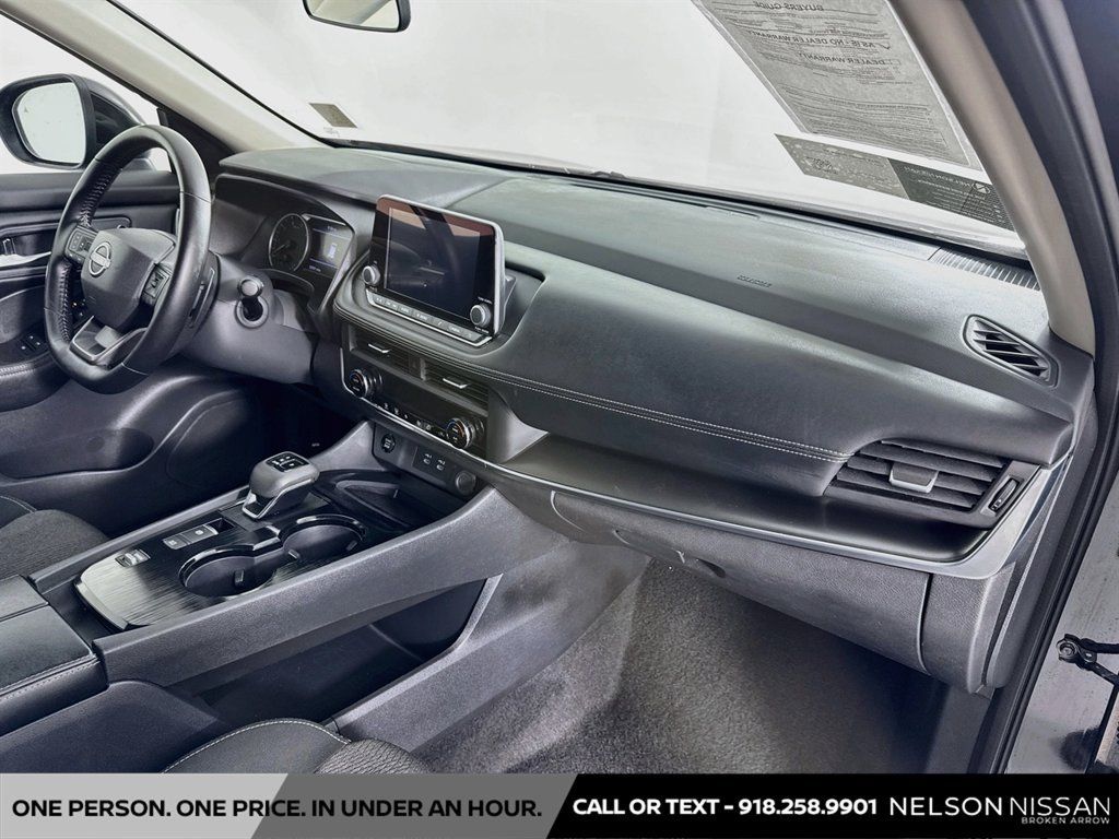 Certified 2025 Nissan Rogue SV FWD image 26