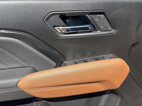 Used 2026 GMC Canyon AT4 w/ AT4 Premium Package image 12