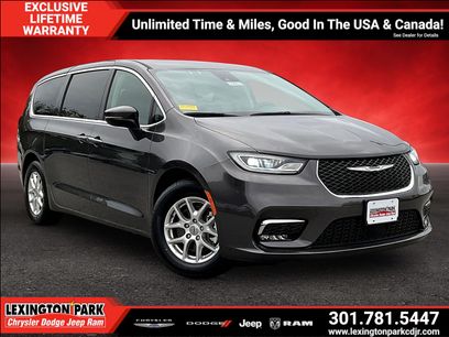 Used 2023 Chrysler Pacifica Touring-L