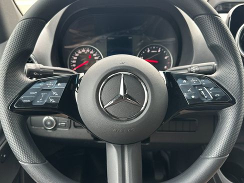 Used 2025 Mercedes-Benz Sprinter 2500 image 22