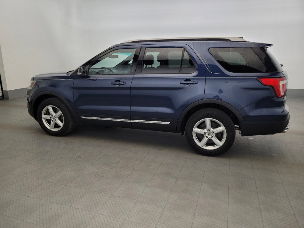 Used 2016 Ford Explorer XLT w/ Equipment Group 202A AWD/4WD image 3