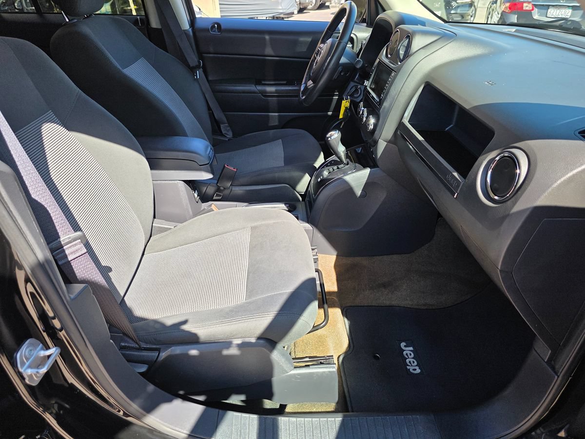 Used 2017 Jeep Patriot Latitude FWD image 15