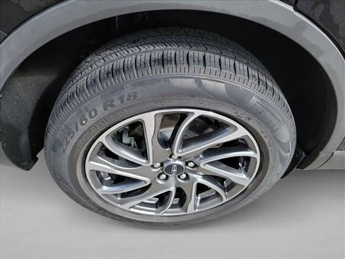 Used 2022 Lincoln Corsair FWD w/ Equipment Group 101A image 9