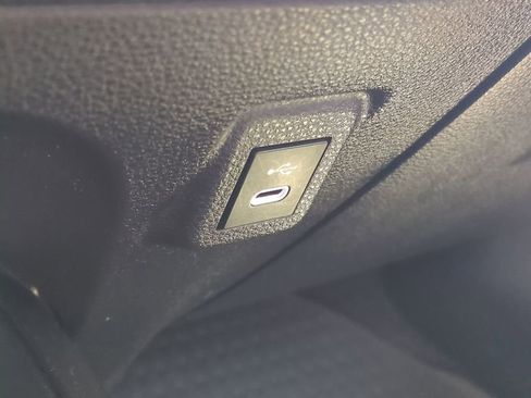 Certified 2025 Toyota Corolla SE image 21