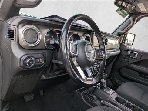 Used 2018 Jeep Wrangler Unlimited Sahara w/ Cold Weather Group image 10