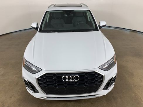 Used 2024 Audi Q5 e Premium Plus image 3