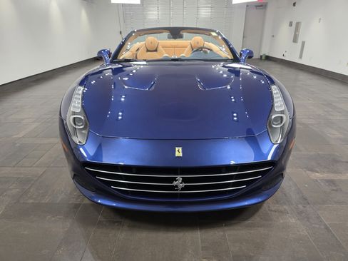 Used 2016 Ferrari California T image 2