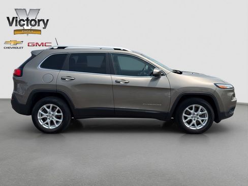 Used 2016 Jeep Cherokee Latitude w/ Comfort/Convenience Group AWD/4WD image 7