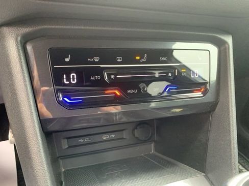 Used 2022 Volkswagen Tiguan SE R-Line image 38