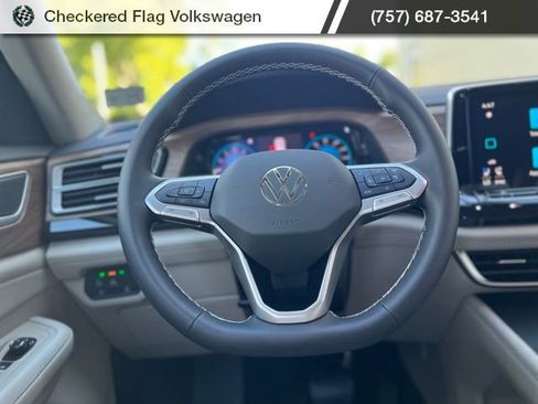 New 2026 Volkswagen Atlas SE image 32