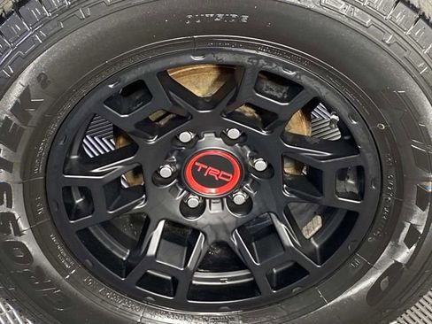 Used 2019 Toyota Tacoma TRD Sport w/ Technology Package AWD/4WD image 30