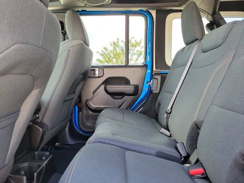 Used 2025 Jeep Wrangler Unlimited Sport AWD/4WD image 10