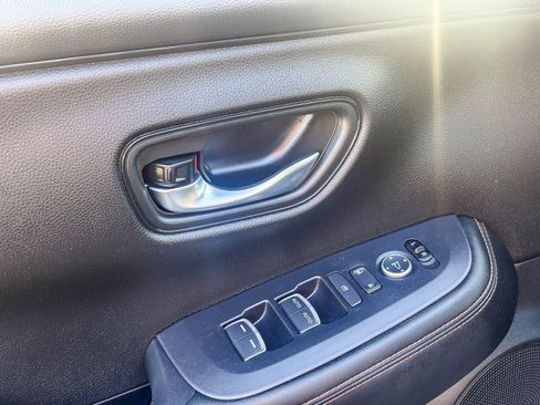 Certified 2025 Honda HR-V Sport image 22