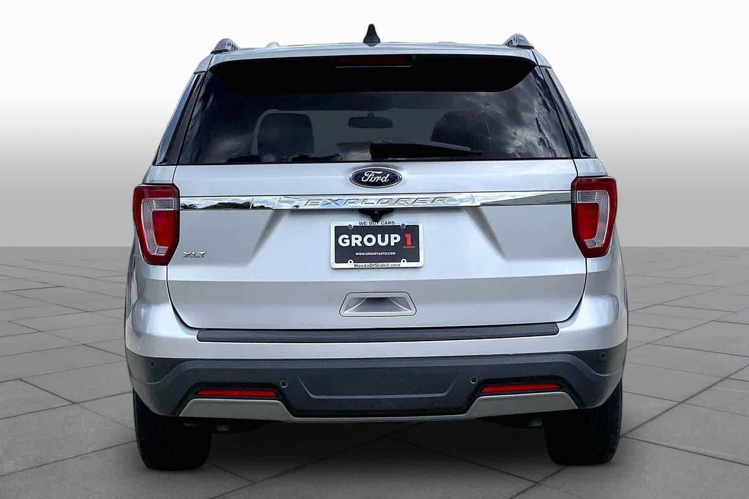 Used 2019 Ford Explorer XLT FWD image 5