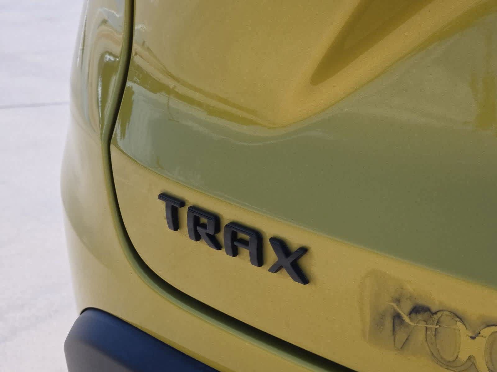 Used 2024 Chevrolet Trax RS w/ Sunroof Package FWD image 11