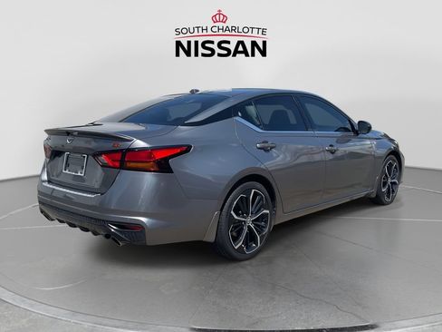 Used 2023 Nissan Altima 2.5 SR w/ SR Premium Package FWD image 6