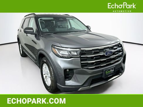 Used 2025 Ford Explorer Active w/ Active Comfort Package RWD image 1