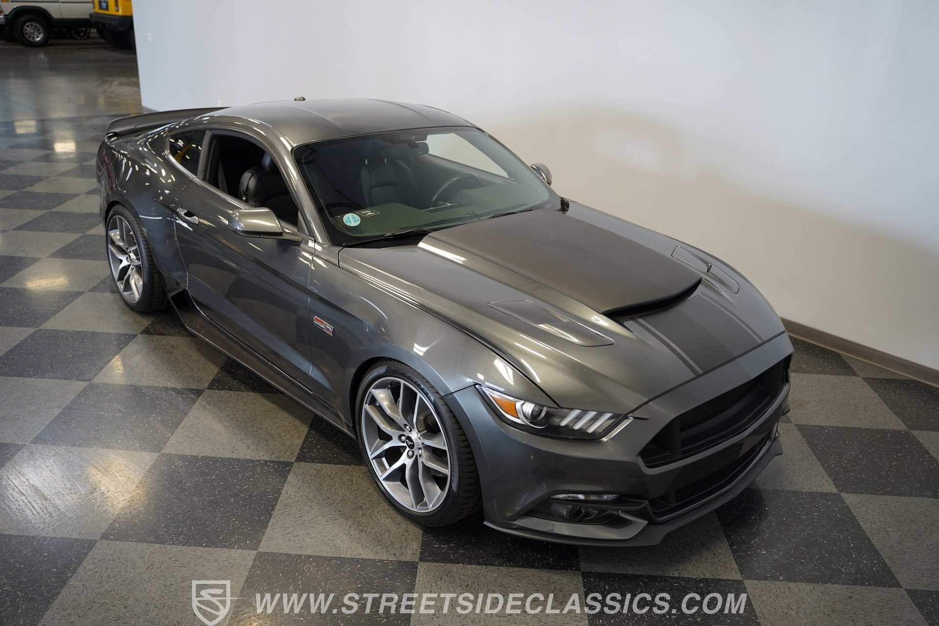 Used 2016 Ford Mustang GT Premium RWD image 38