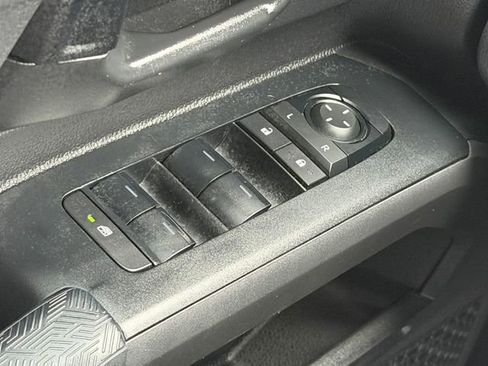 Certified 2024 Toyota Tacoma SR image 31