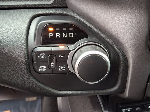 Used 2019 RAM 1500 Big Horn AWD/4WD image 14