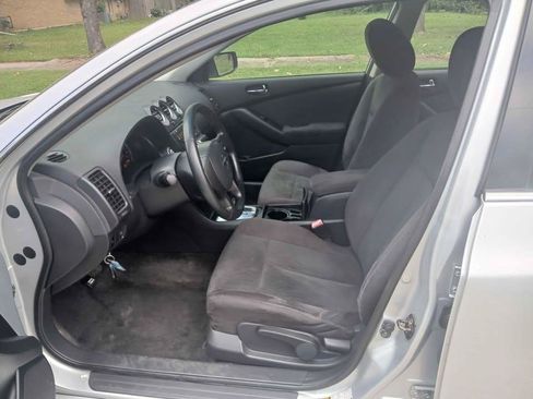 Used 2010 Nissan Altima 2.5 S FWD image 16