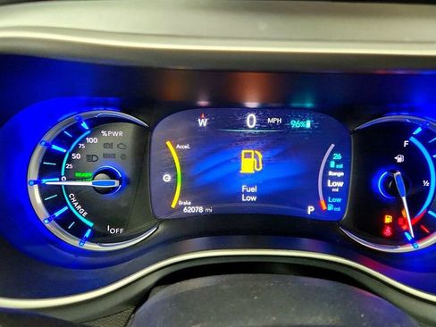 Used 2020 Chrysler Pacifica Touring-L w/ S Appearance Package FWD image 14