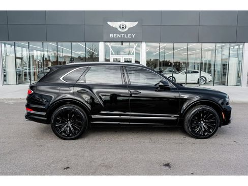 Used 2022 Bentley Bentayga image 14