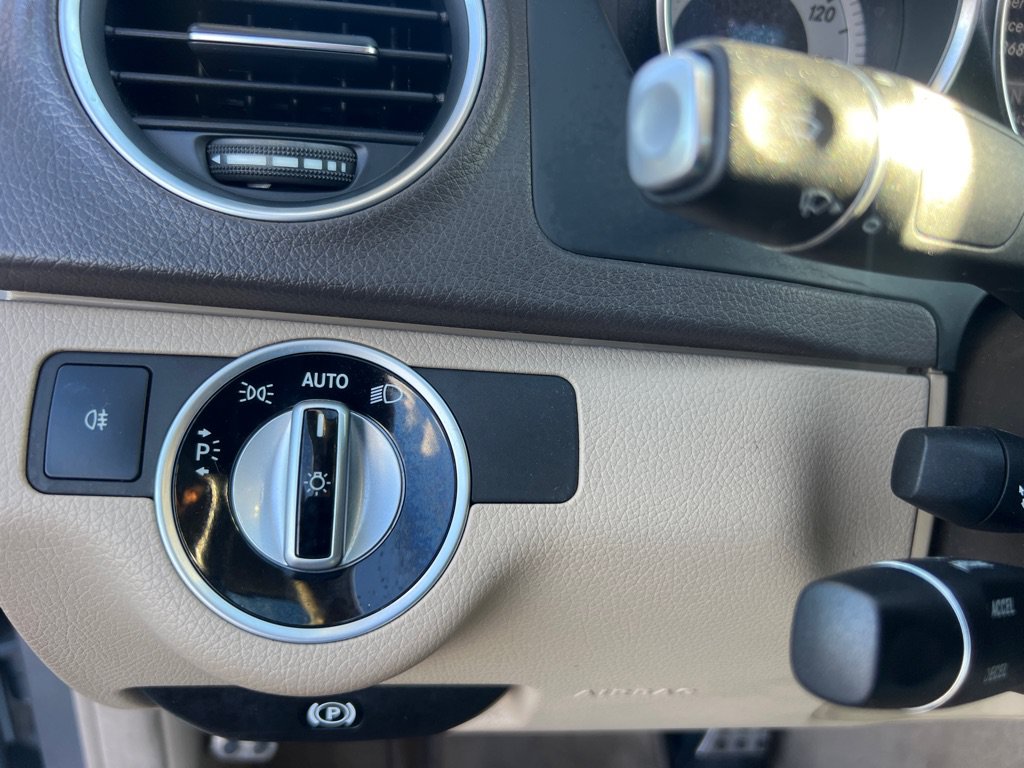 Used 2013 Mercedes-Benz C 300 4MATIC Sedan image 21