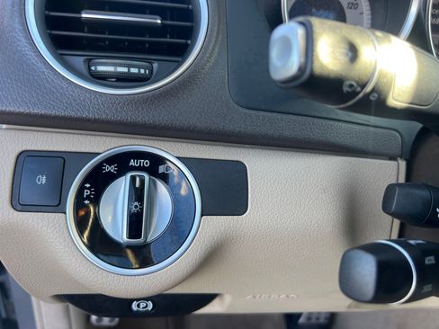 Used 2013 Mercedes-Benz C 300 4MATIC Sedan image 21