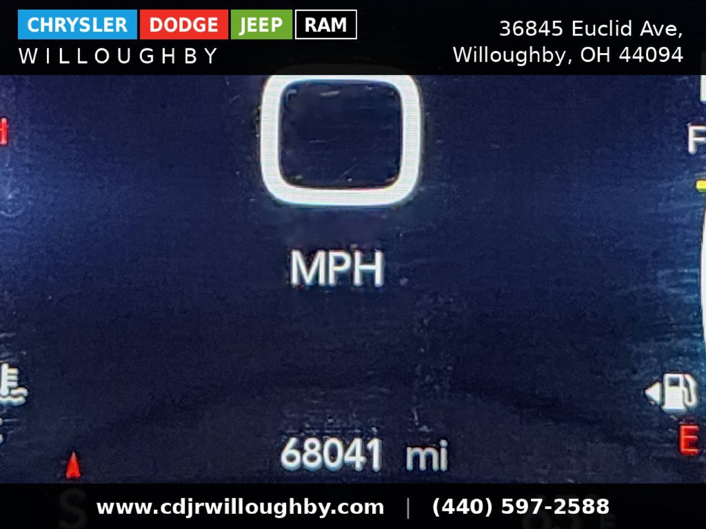 Used 2024 Chrysler Pacifica Touring-L FWD image 18