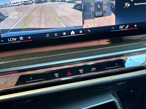 Used 2023 BMW i7 xDrive60 AWD/4WD image 20