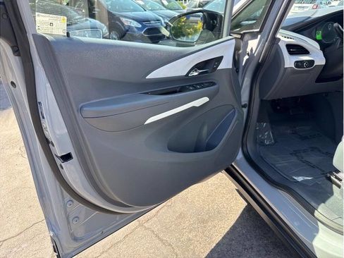 Used 2021 Chevrolet Bolt LT FWD image 6
