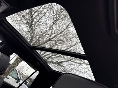 Used 2023 GMC Yukon Denali image 25