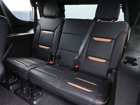 Used 2021 GMC Yukon AT4 w/ AT4 Premium Plus Package image 13