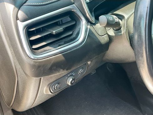 Used 2021 Chevrolet Equinox Premier AWD/4WD image 10