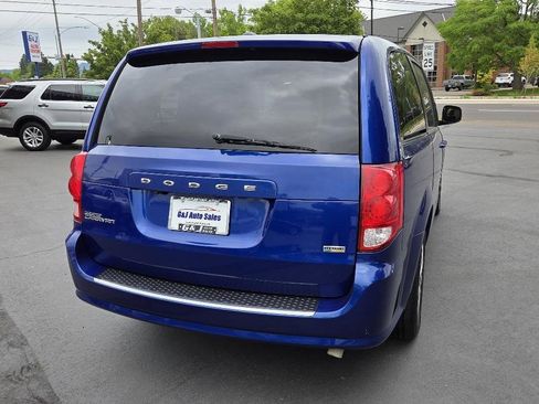 Used 2018 Dodge Grand Caravan SE w/ UConnect Hands-Free Group FWD image 9
