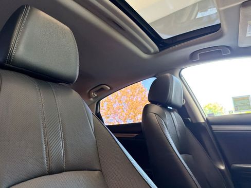 Used 2017 Honda Civic Touring image 16