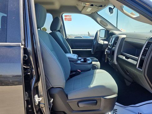 Used 2017 RAM 1500 Express RWD image 27