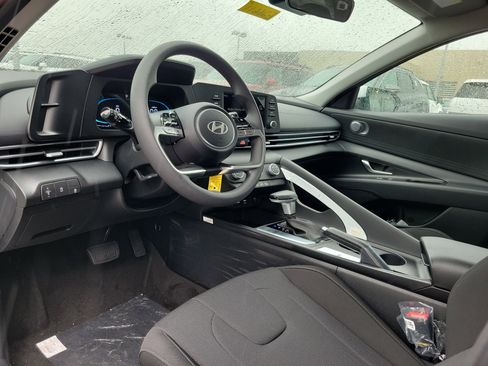 New 2026 Hyundai Elantra SE FWD image 19