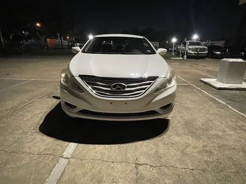 Used 2012 Hyundai Sonata GLS image 2
