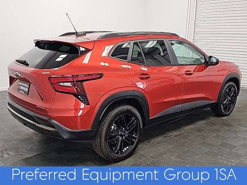 Used 2024 Chevrolet Trax ACTIV w/ Driver Confidence Package image 9