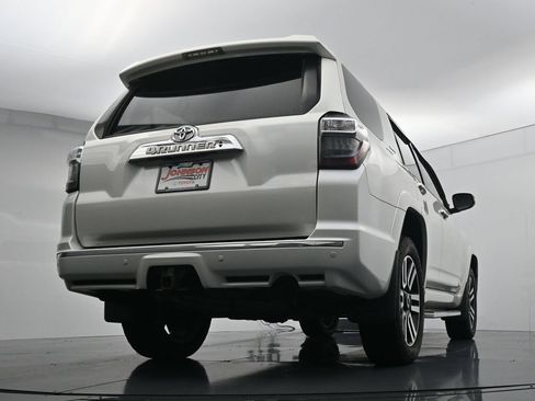 Used 2017 Toyota 4Runner Limited AWD/4WD image 32