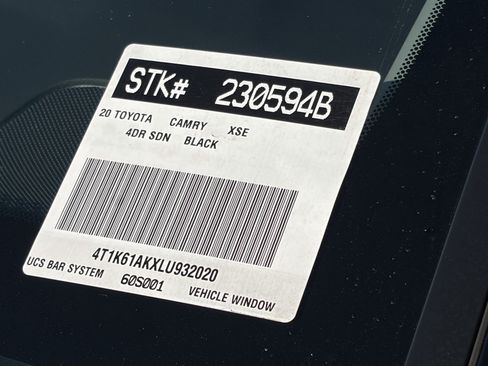 Used 2020 Toyota Camry XSE FWD image 10